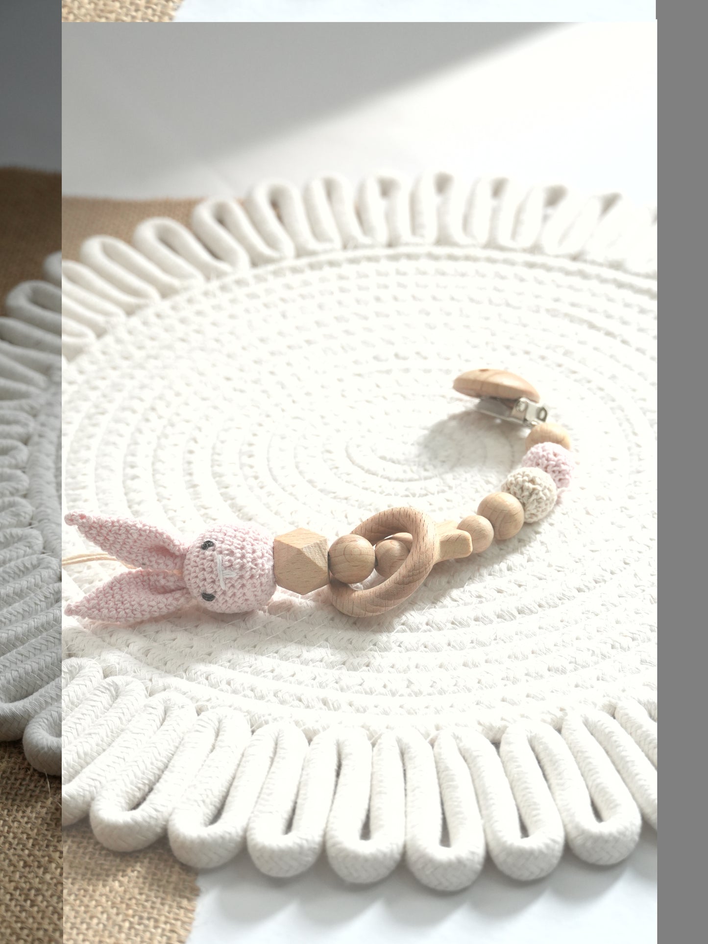 Chupetero Crochet con Aro de Madera